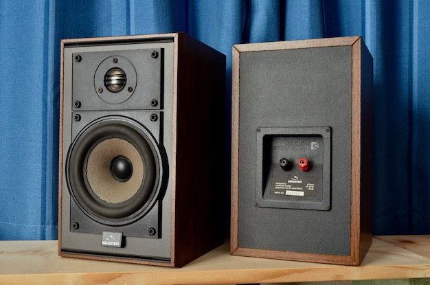 英国製 CELESTION 1 、チタニウムドーム型ツイーターで明瞭でリアルな音