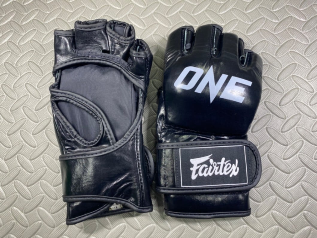 ☆オススメ！☆Fairtex/ONEの公式オープンフィンガーグローブМサイズ