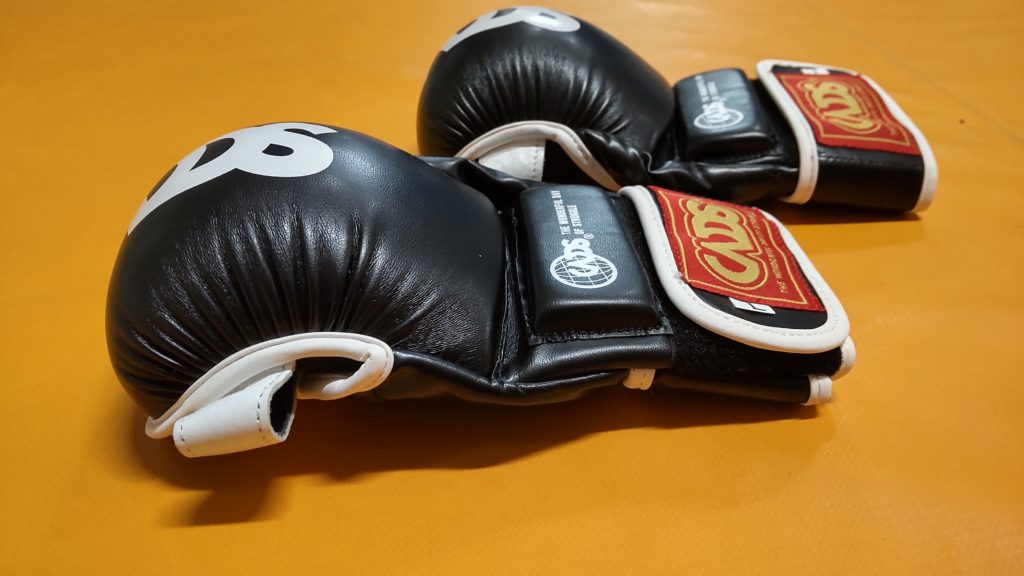 限定生産DEEP JEWELS公式MMA グローブ Mサイズ 限定生産DEEP JEWELS