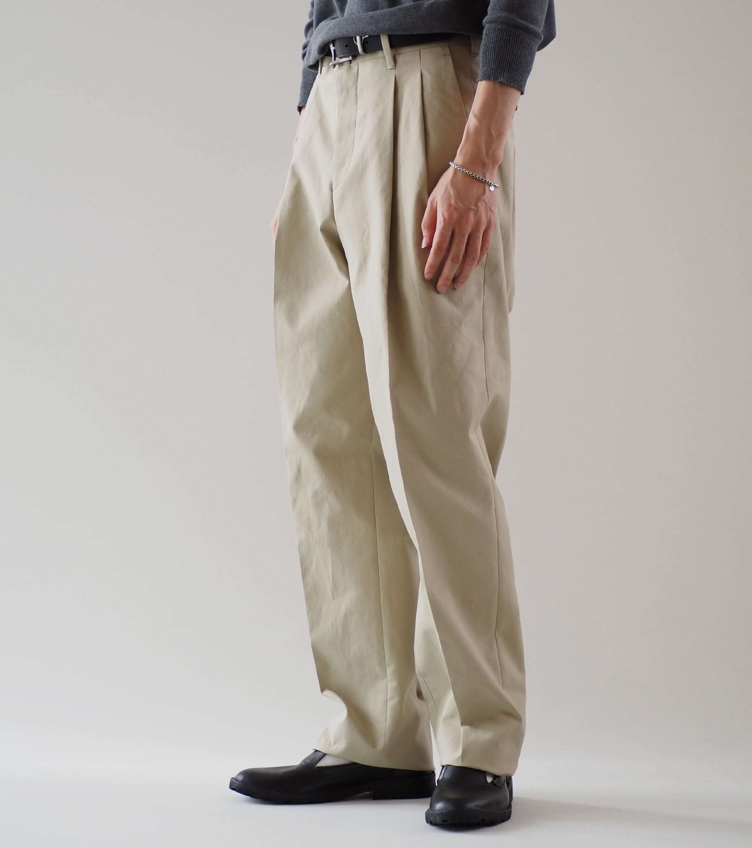 MAATEE＆SONS 俺 チノ コットン, キミ Beige – Navyblue