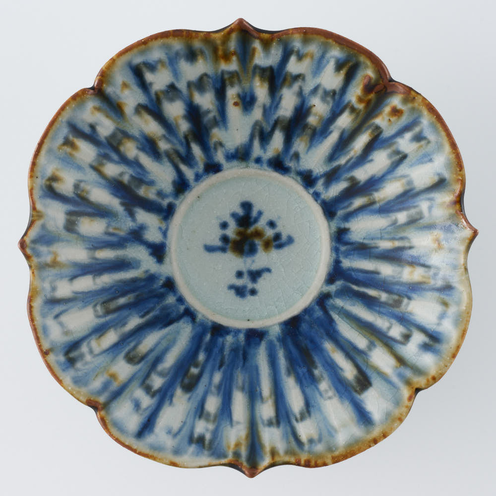 砥部焼 陶房遊 輪花平鉢(小) 錆青 ¥4,290 大人の焼き物