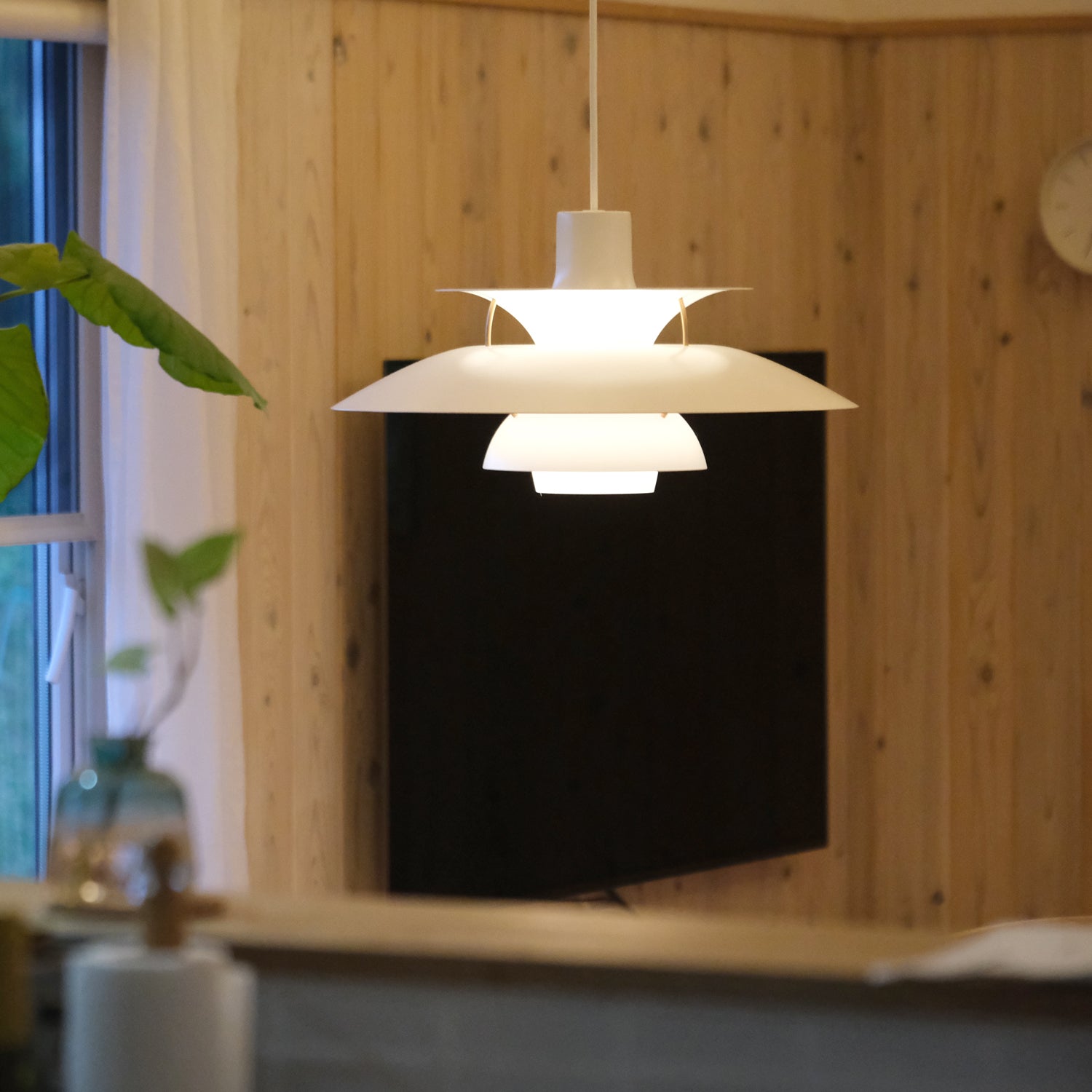 PH5 モダンホワイト ペンダント照明 – 奥田家具