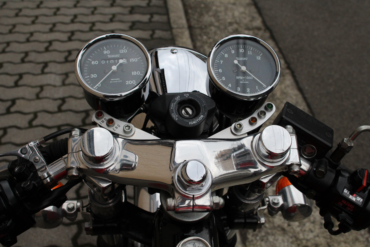 セール中 スミスメーター sr400 スミススタイル タコメーター 80φ / 2