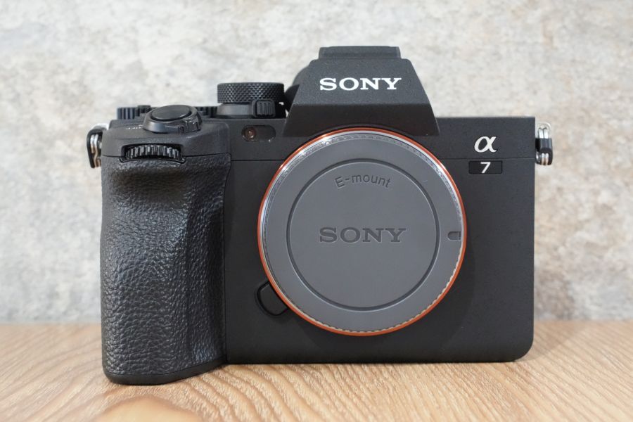 SONY α7IV ボディ ILCE-7M4 付属品完備 α7IV到着 気になる付属品は？開