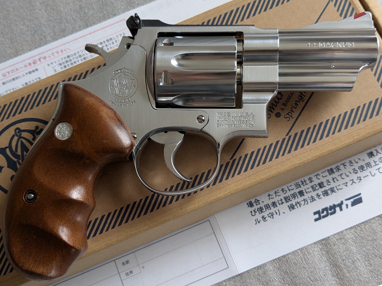 コクサイABS樹脂製モデルガン S＆WM686 357マグナム 4インチ