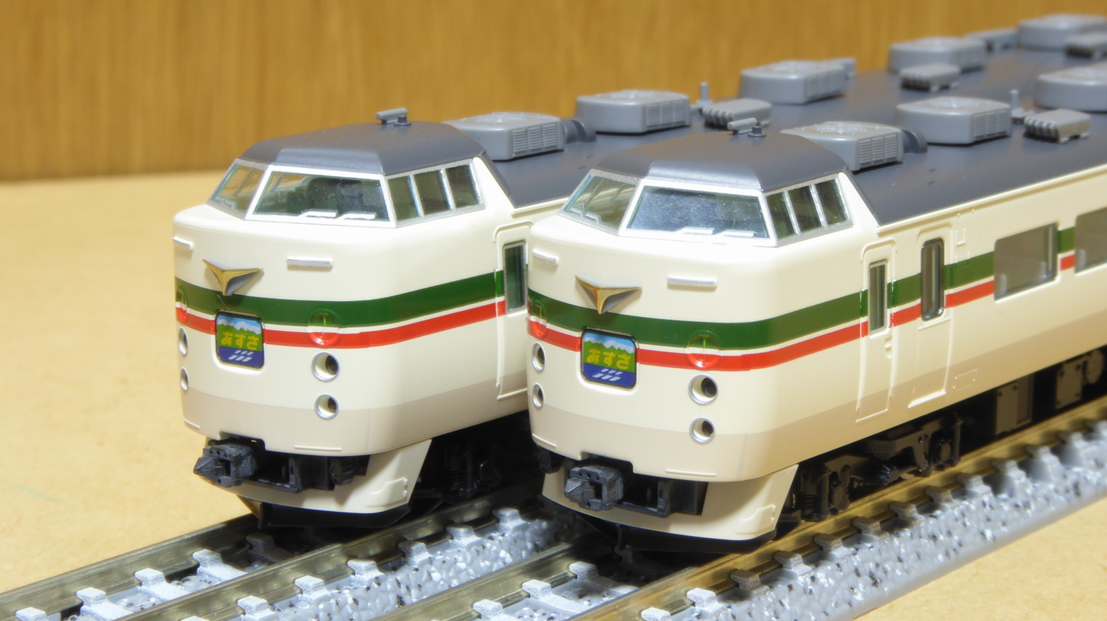 TOMIX 189系（グレードアップあずさ復活色・M52編成） 入線 | 気軽にN