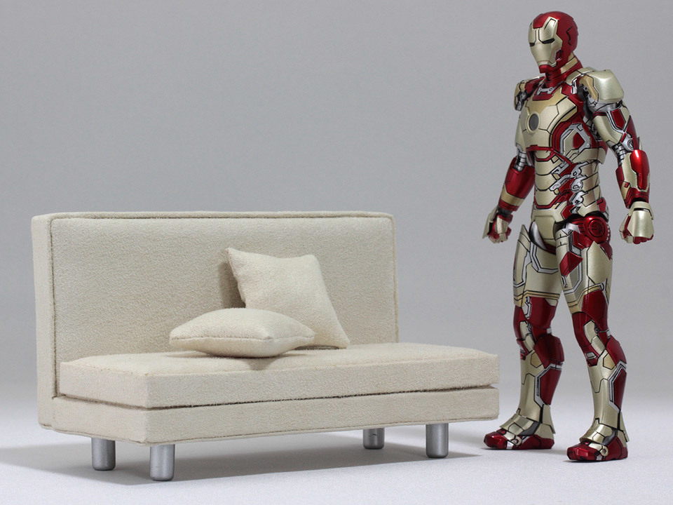 コミケイブの1/12スケール・マーク42(ソファ付) | ジョル's Page for