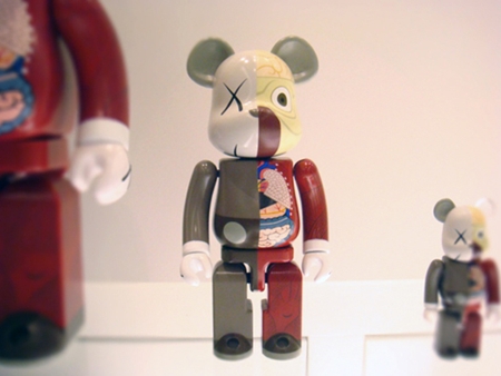 超合金 200% KAWS OF COMPANION（人体模型） ベアブリック（BE@RBRICK