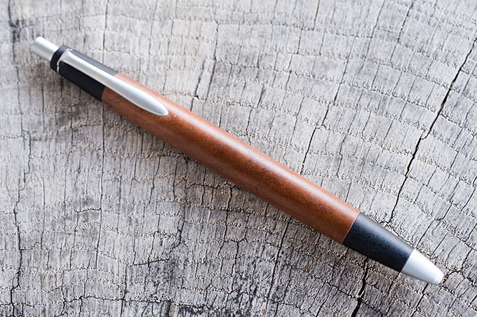 野原工芸旧型梅ボールペン 経年変化バンザイ！！梅干し色の梅のペン