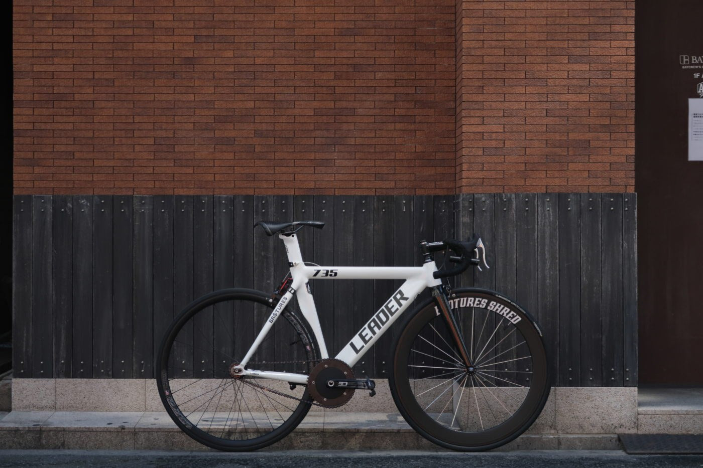 LEADER®︎ 735TRは踏み台じゃない。 | ブローチャーズ - BROTURES