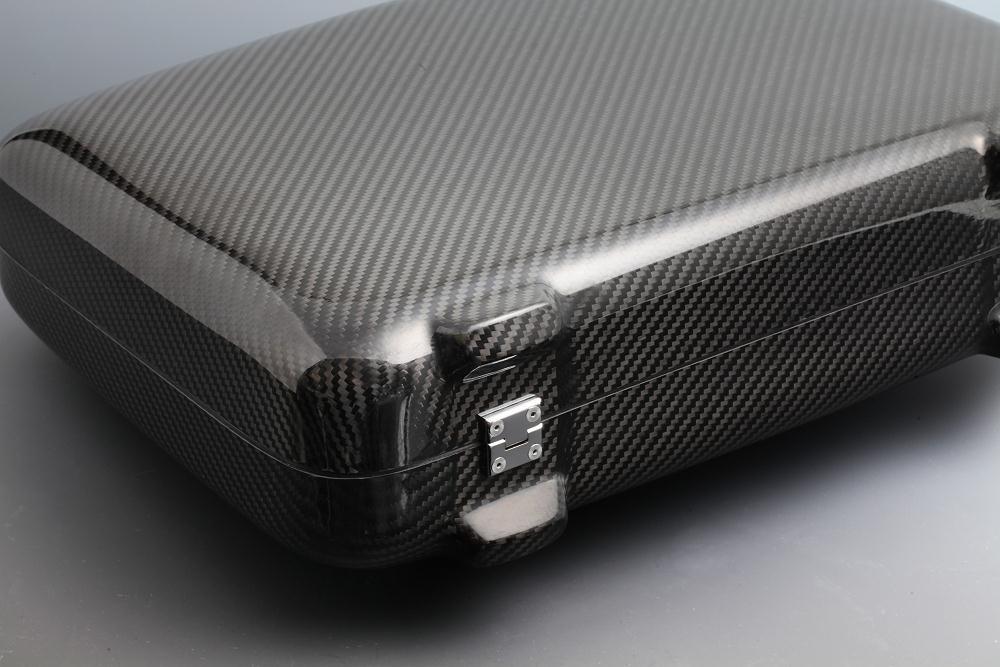 カーボンファイバーアタッシュケース｜カー用品ショップ「カウくる」