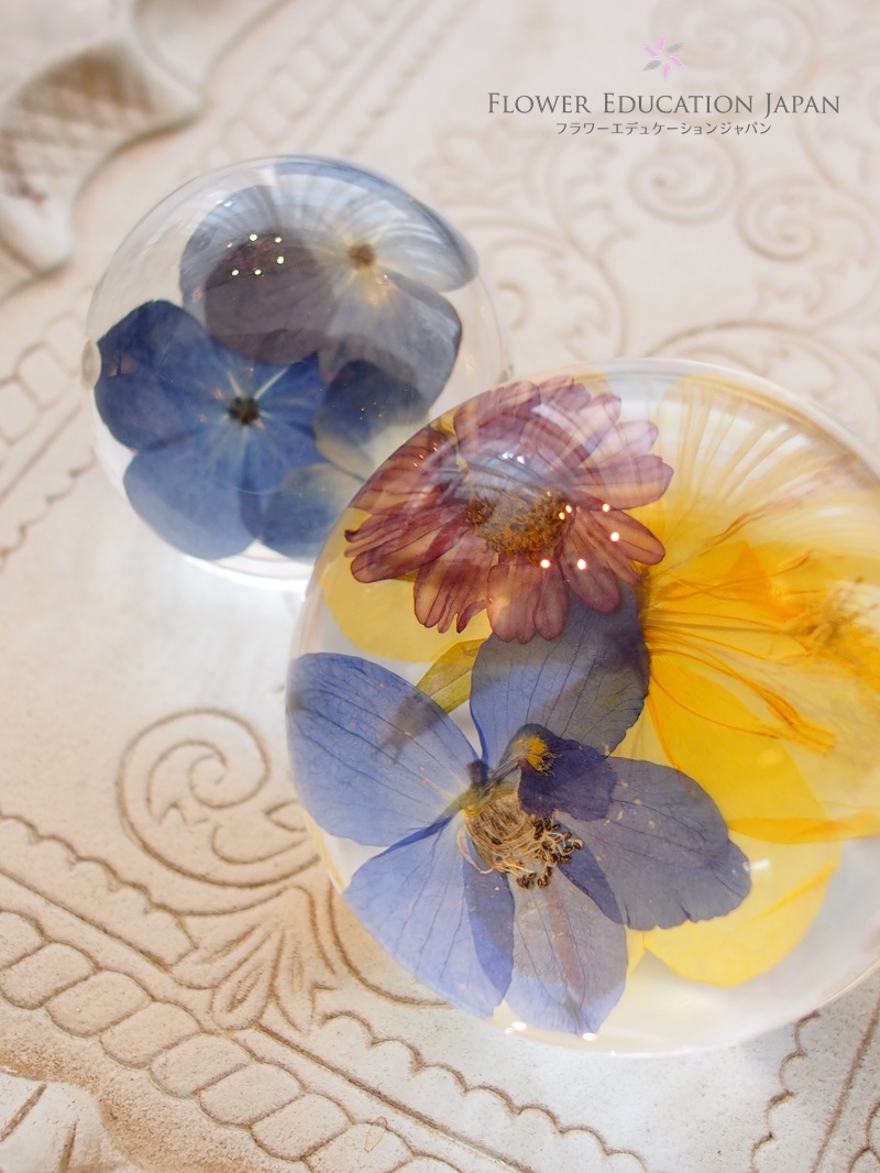 ☆新品☆ペーパーウエイト・飾物・カラフルな花模様のガラス玉 ☆新品