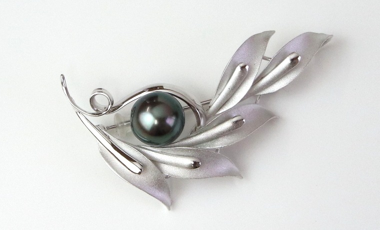 SV黒蝶真珠ブローチ【大きさ10.8㎜】＜G4110＞ | ブローチ | 真珠