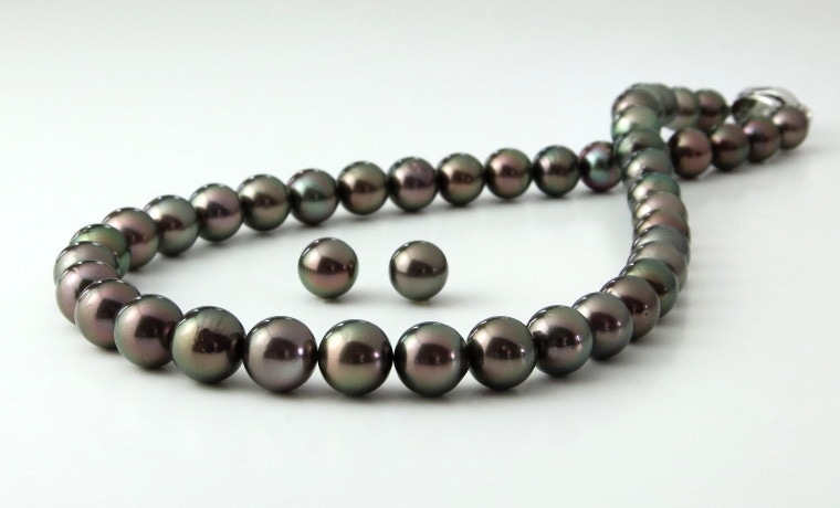 タヒチ産黒蝶真珠ネックレス【大きさ8.2-10.8㎜・長さ43cm】選べる