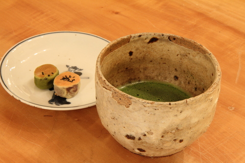 川喜田半泥子のお茶碗で頂きました。 ｜ 名古屋 北岡技芳堂