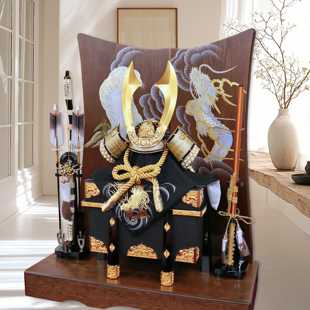 兜の模様の火鉢 激レア 端午の節句 兜の模様の火鉢 激