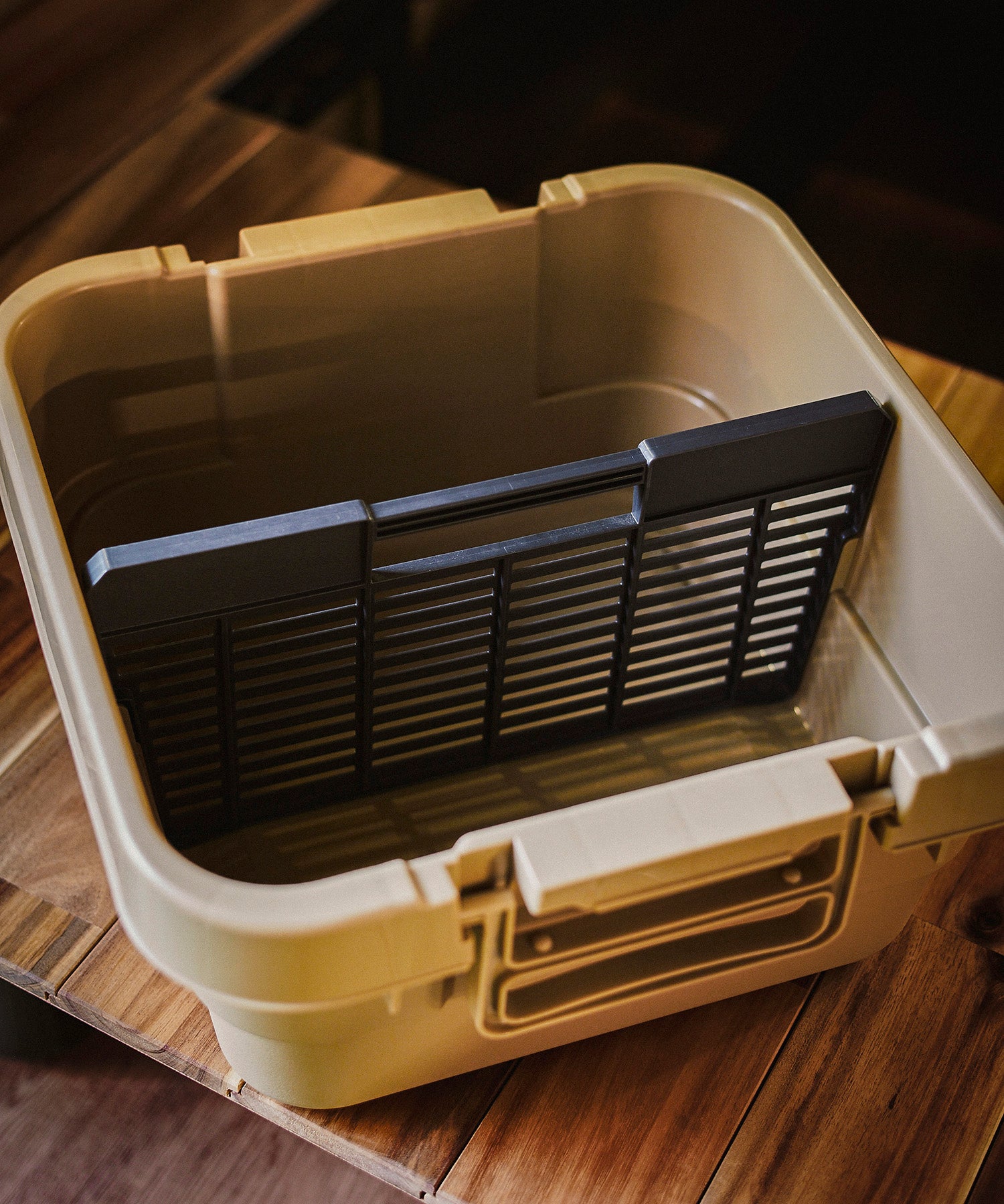 01677633-11.jpg?crop=center&