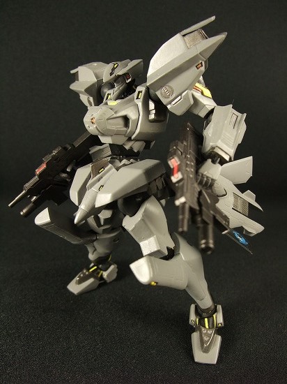 リボルテック スーパーホーネット ブラック・ナイヴス仕様