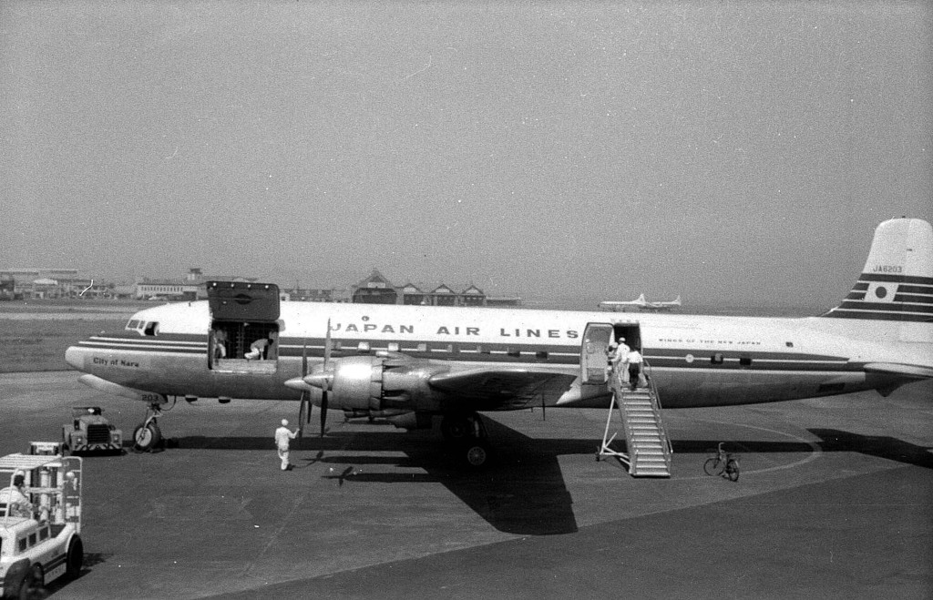 1/200 ダグラスDC-6B フライイースタン航空 1/200 ダグラスDC-6B