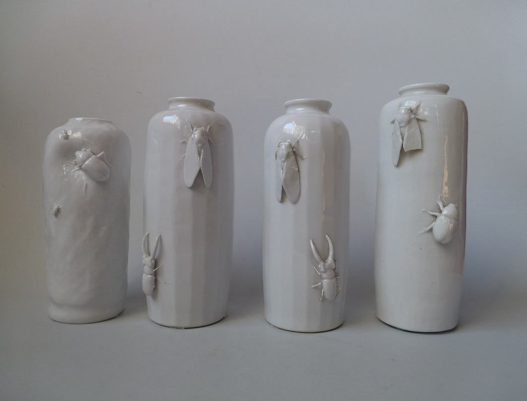 壷□古い李朝染付口広丸壺 砂高台 唐草紋 砂高台 直し有 花器 時代物