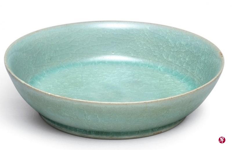 北宋“汝窑天青釉洗”拍出2.6亿港元，打破“鸡缸杯”纪录