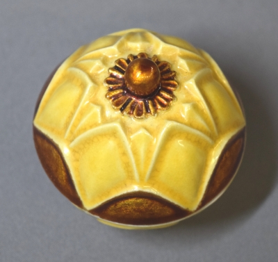 茶道具 永楽善五郎作 黄交趾 蕗の薹（フキノトウ）香合 共箱 C 9217