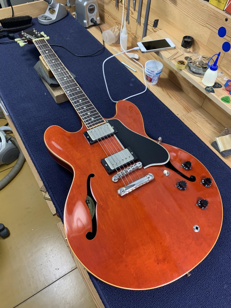 Gibson SS-333 ネック裏塗装剥がし 極薄塗装 ブリッジ交換 調整