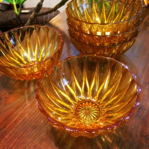 アンバーなガラス食器たち | 文京区湯島 王冠印雑貨店のブログ