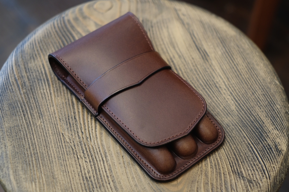 ル・ボナーさんの万年筆ケース、3本挿しも出来上がりです！ | CIRCLE