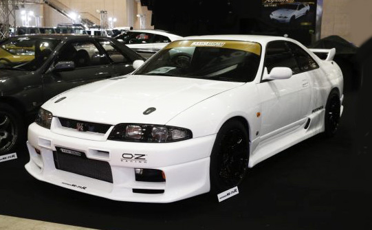 1/18 トップシークレットGT-R（R33）スモーキー永田氏フィギュア付