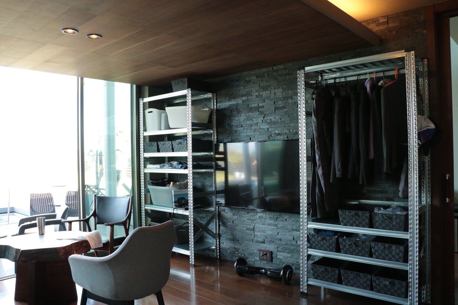 センス抜群！インダストリアルのスチールシェルフ｜メタルシステム