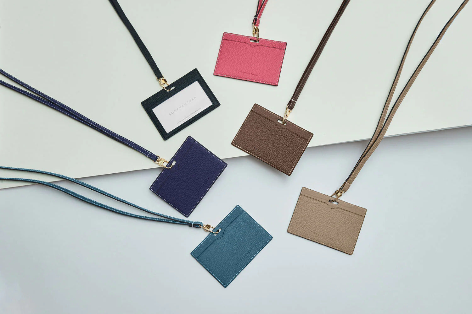 上質なレザーのIDカードホルダー – イタリア(ミラノ)発の高級革製品の