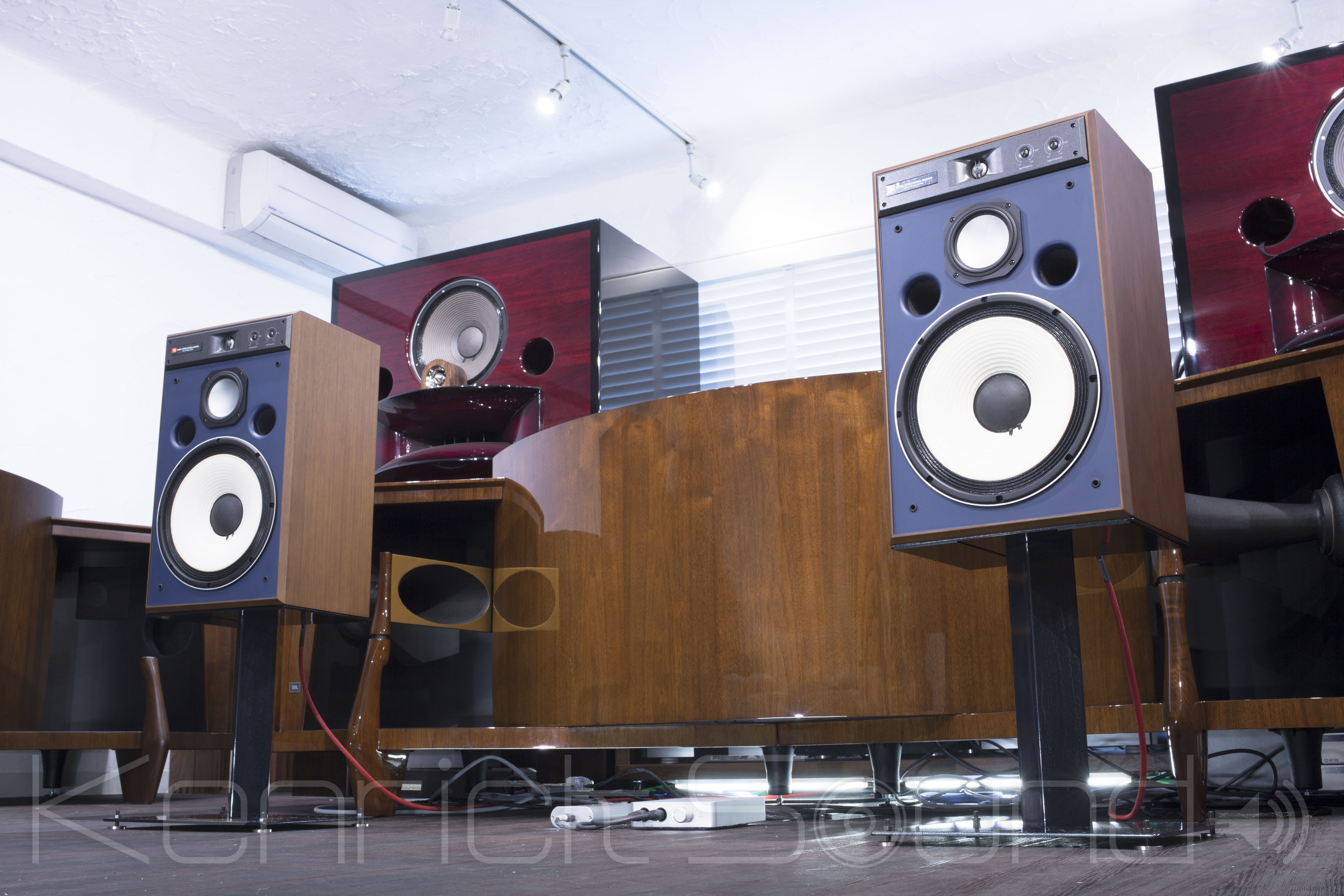 JBL 4319 最新型3wayミドルサイズ・スタジオモニタースピーカー