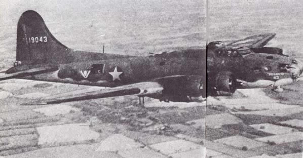 ヨーロッパ戦線時のアメリカ爆撃機のブローチアンテーク