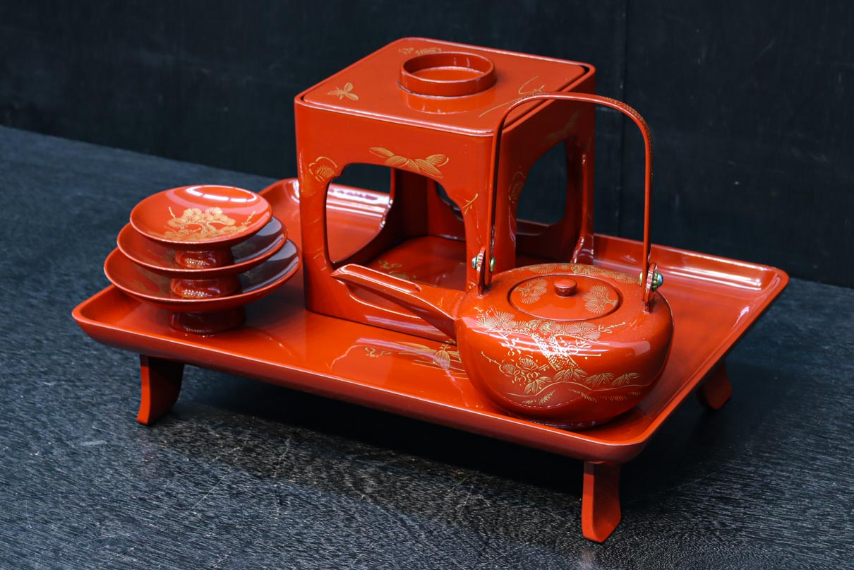 朱漆に黄金色が映える洗練されたお屠蘇セット DC8600 – 古福庵