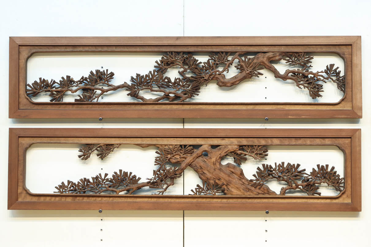 枝ぶりや幹の太さで貫禄ある松の彫刻欄間 EZ2428ab 在庫(a:1 b:1)枚