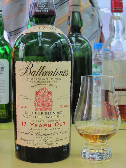 バランタイン 17年 1960年代流通 43% 赤白紋章 : くりりんのウイスキー置場