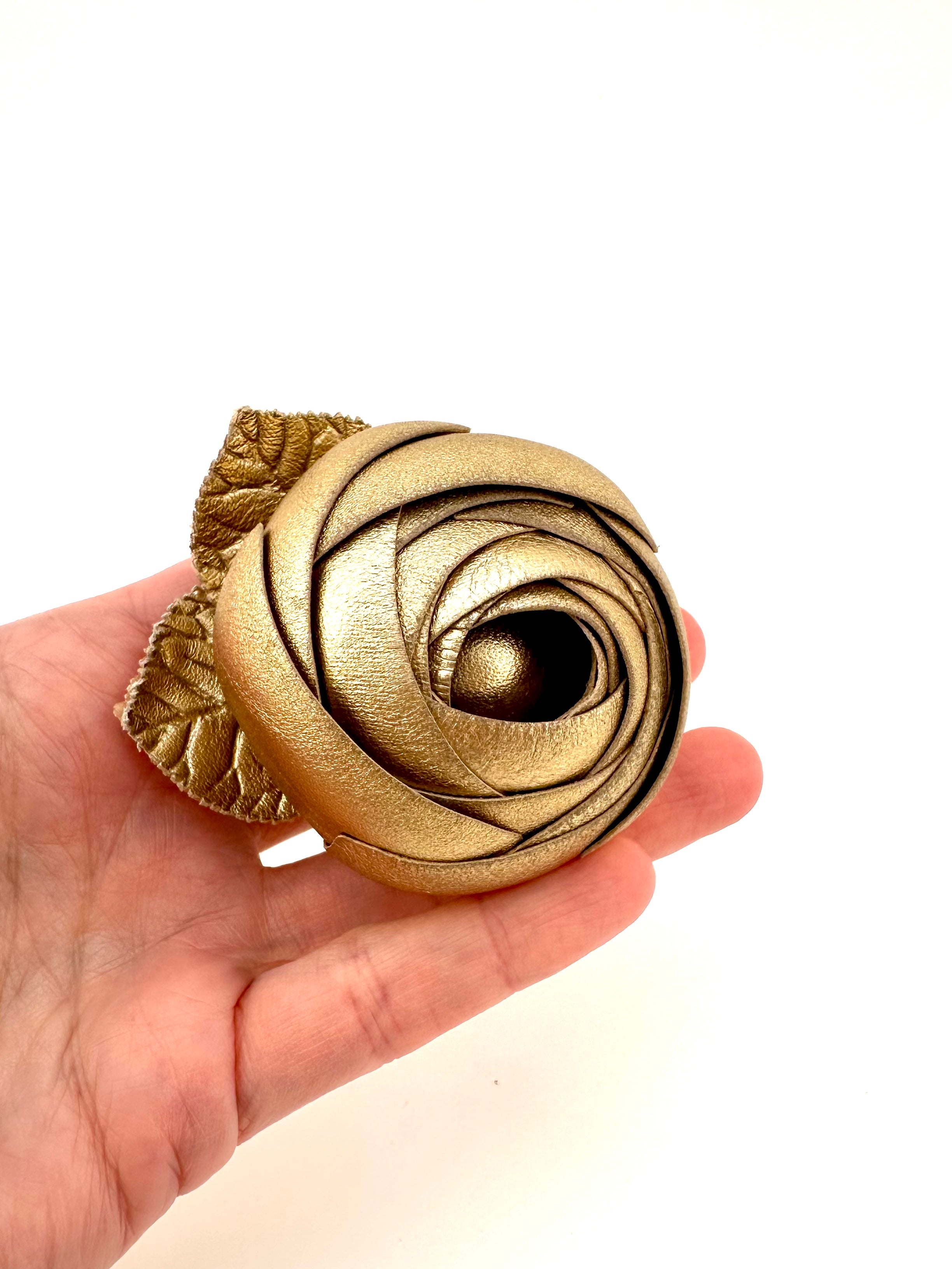 希少✨CHANEL Camellia Vintage Gold Brooch 希少✨CHANEL Camellia