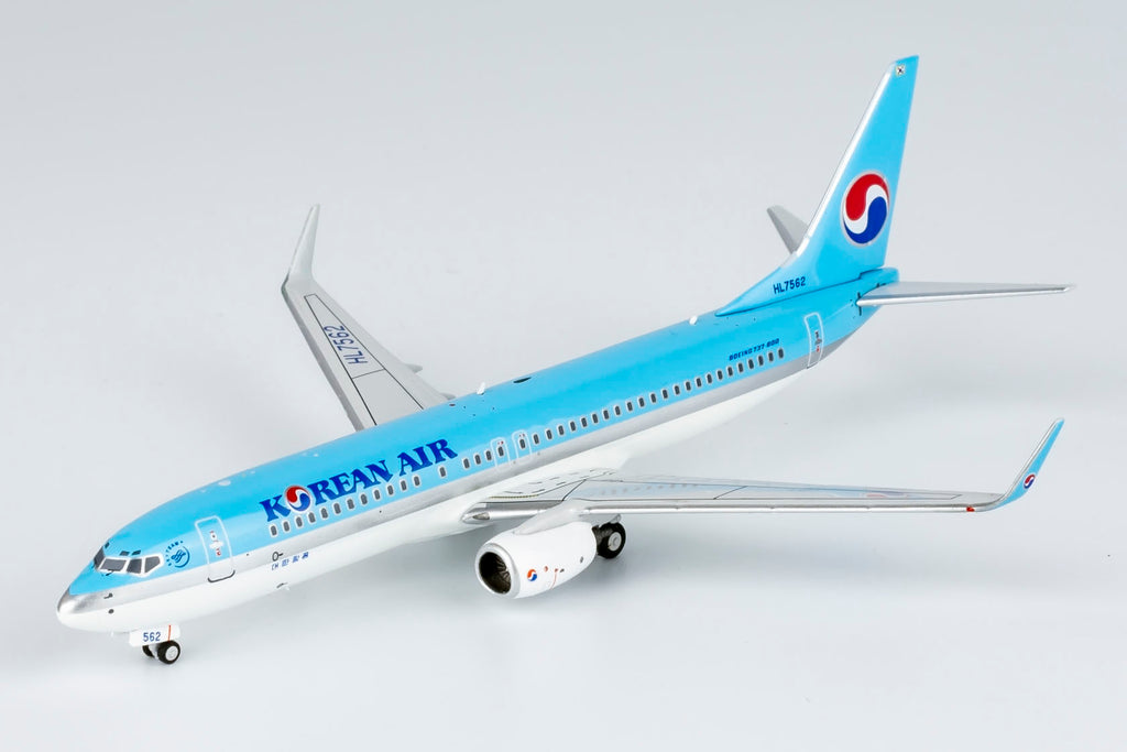 Korean Air Boeing 737-800 HL7562 NG Model 58212 Scale 1:400