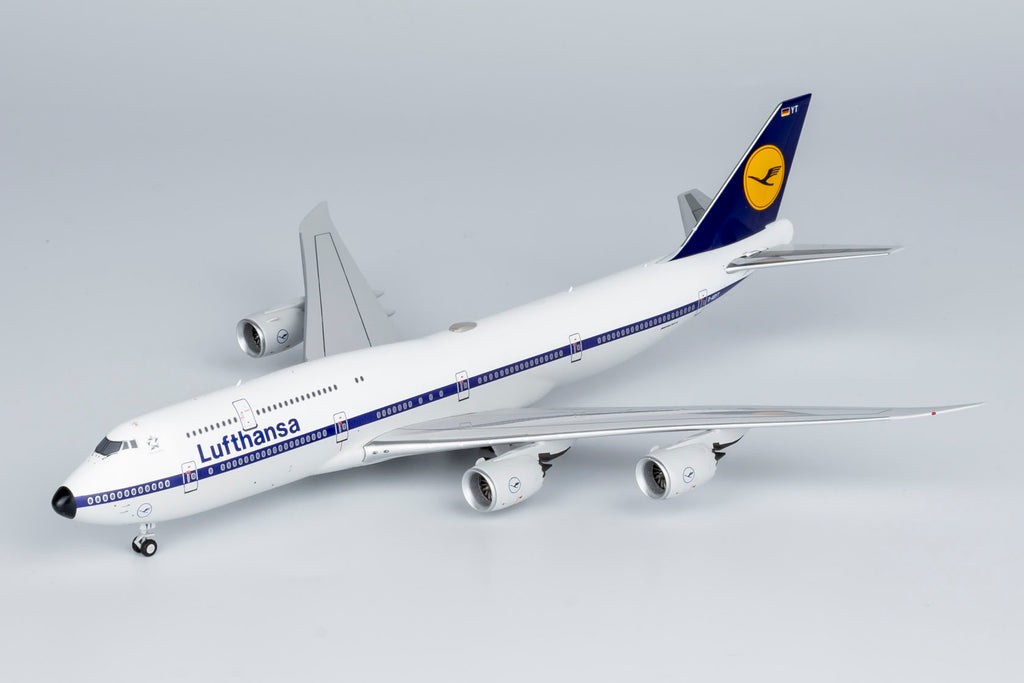 航空機・ヘリコプター SQ Wings 1:200 Lufthansa B747-8 D-ABYA 航空機