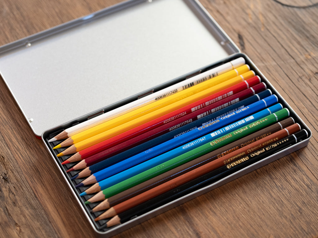 スタビロ オリジナル 水彩色鉛筆 缶ケースセット 12色 – 文化堂