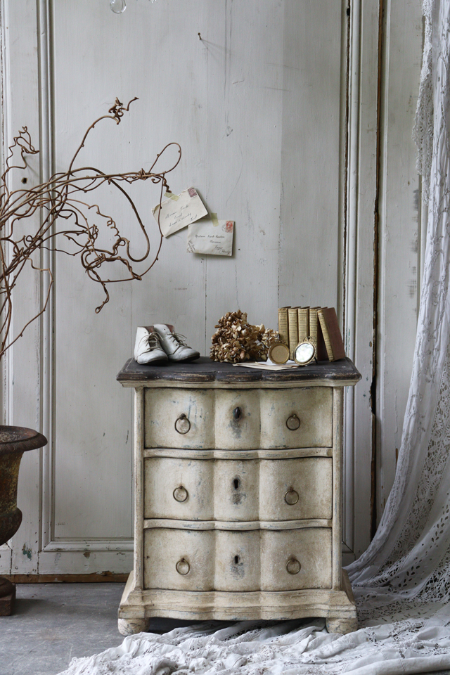 H4-2 フランスアンティーク 南フランスの小振りなドロワーチェスト