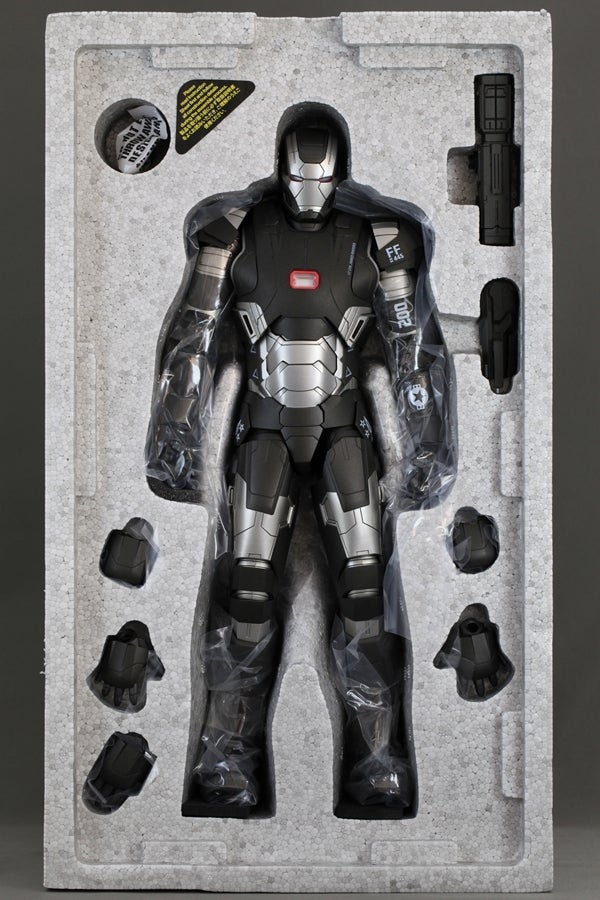 新品未開封☆ホットトイズ アイアンマン マーク2 ウォーマシン