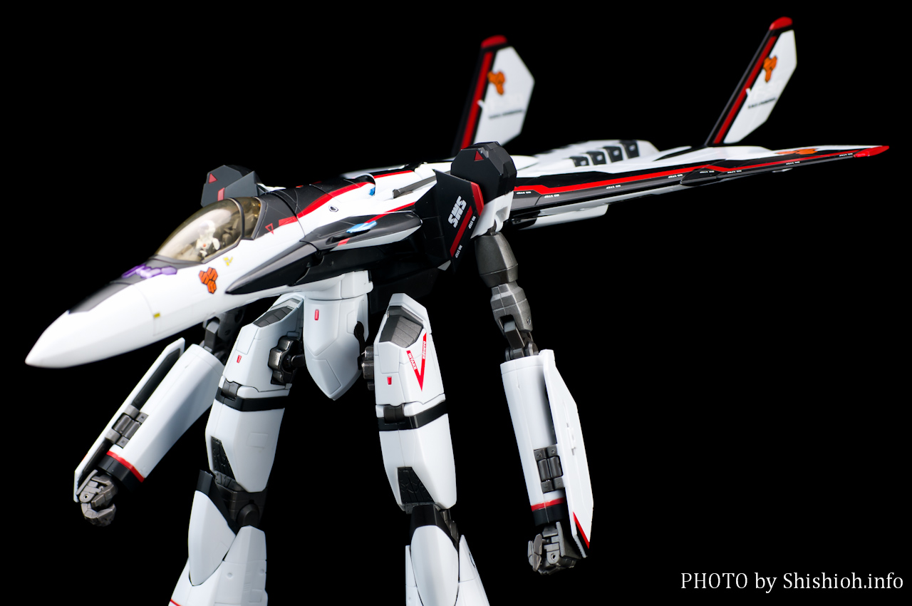 レビュー】 バンダイ DX超合金 YF-30 クロノス （バトロイド形態