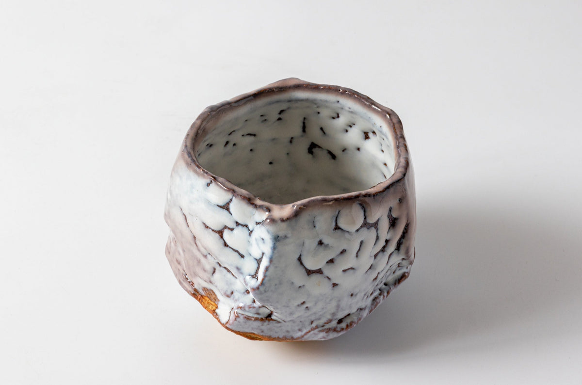 美しい古美術◾️蔵から美しい重なり合う釉薬の抹茶茶碗が出て来ました