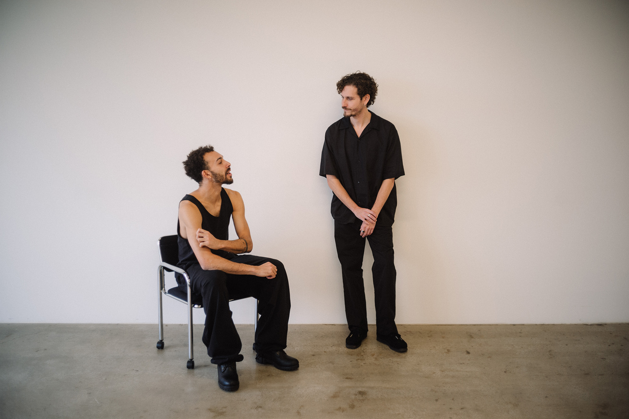 2枚組 黒白 COMOLI サープラスタンクトップ size2 2枚組 黒白 COMOLI