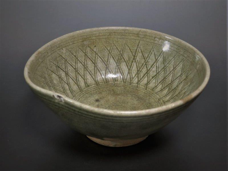 タイ・骨董】宋胡録（スンコロク) 白灰 青磁 小壺（1301年~1600年 タイ