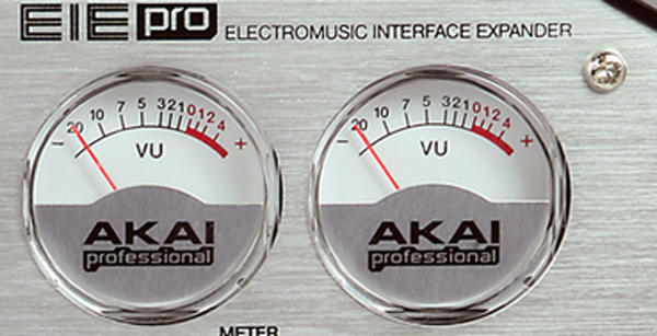 DTM制作の要。オーディオインターフェース AKAI EIE PRO | ギターとDTM