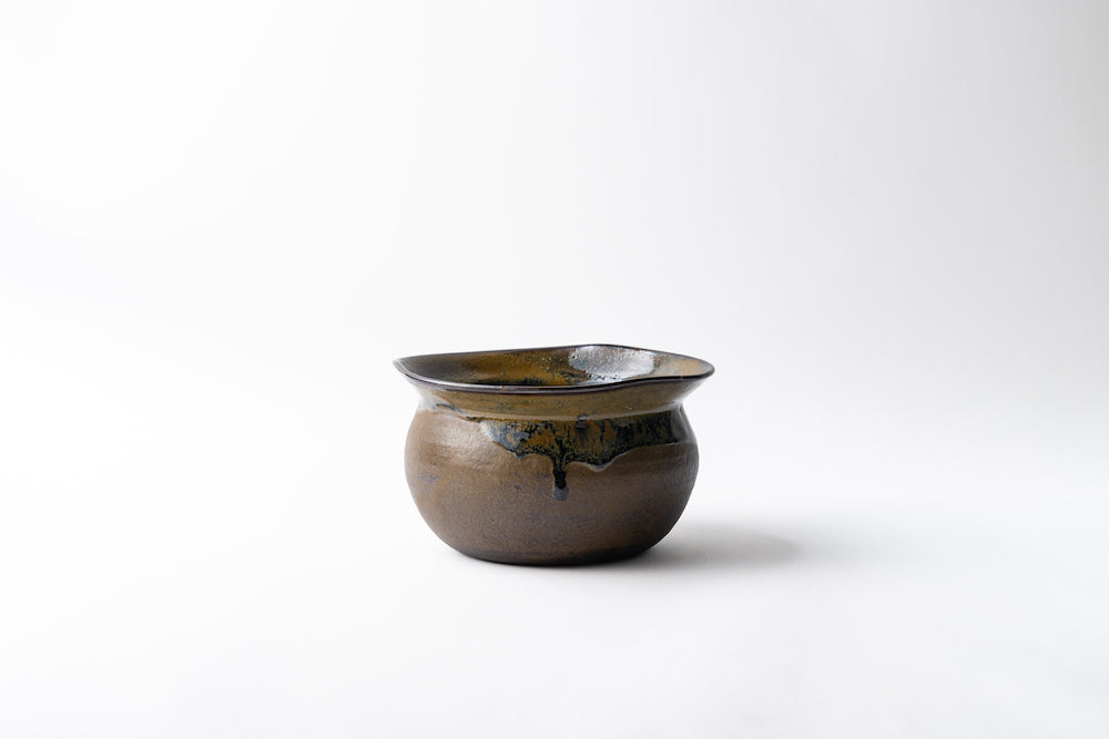 餌畚形建水 十三代 髙取八山造 – 高取焼宗家