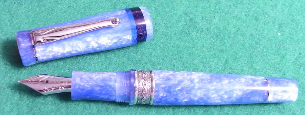 デルタから 「ラ・ピアッツェッタ」 他が発売に: 細字万年筆にこだわる